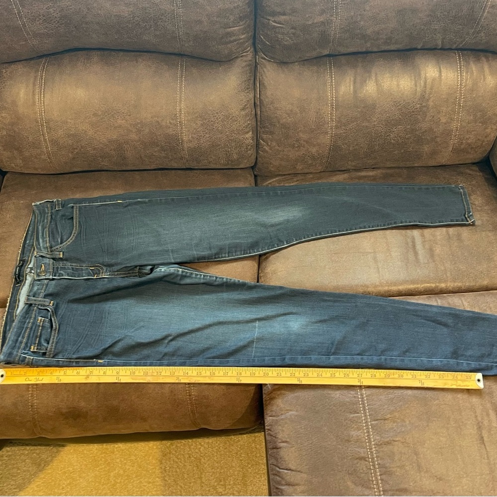 Flying Monkey Size 29 Skinny Jeans